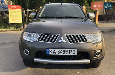Внедорожник / Кроссовер Mitsubishi Pajero Sport 2013 в 