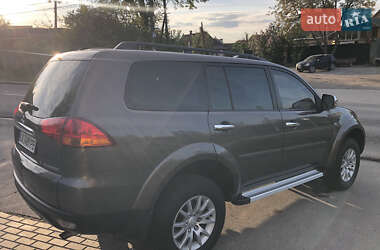 Внедорожник / Кроссовер Mitsubishi Pajero Sport 2013 в 
