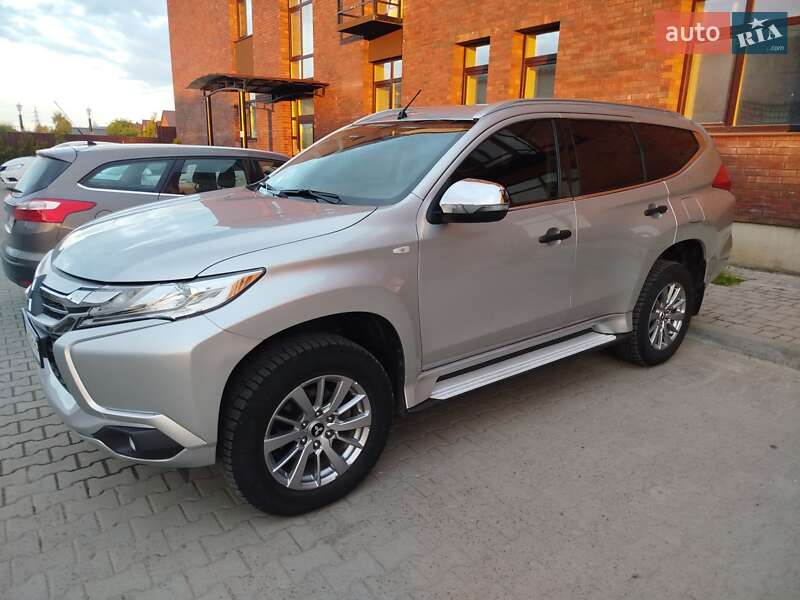 Внедорожник / Кроссовер Mitsubishi Pajero Sport 2016 в 