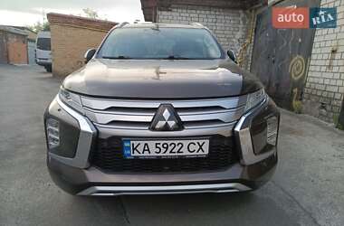 Внедорожник / Кроссовер Mitsubishi Pajero Sport 2021 в 