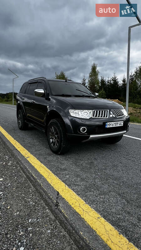 Mitsubishi Pajero Sport 2012