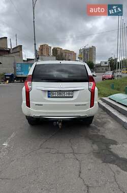 Внедорожник / Кроссовер Mitsubishi Pajero Sport 2016 в 