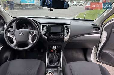 Внедорожник / Кроссовер Mitsubishi Pajero Sport 2016 в 