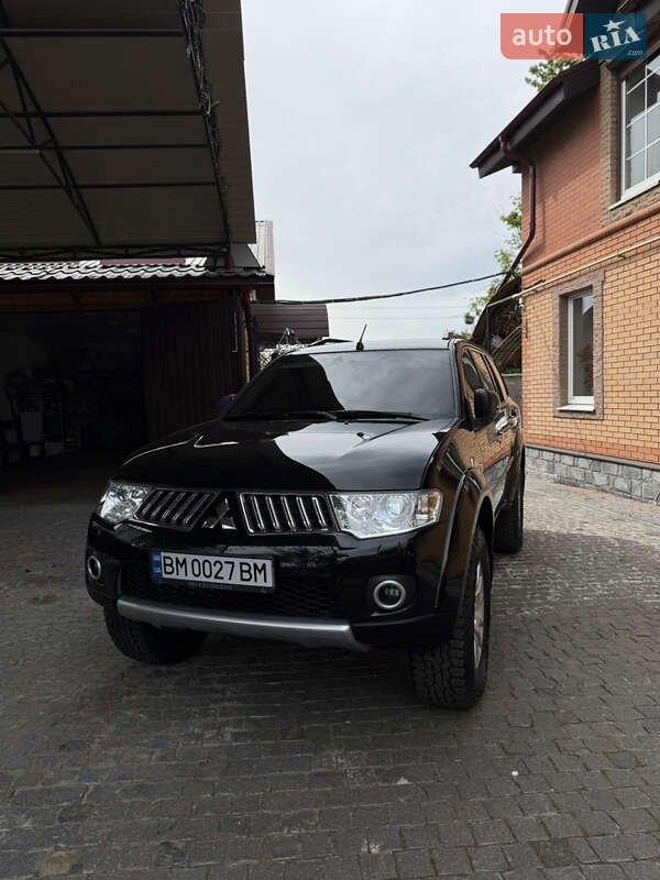 Внедорожник / Кроссовер Mitsubishi Pajero Sport 2010 в Сумах