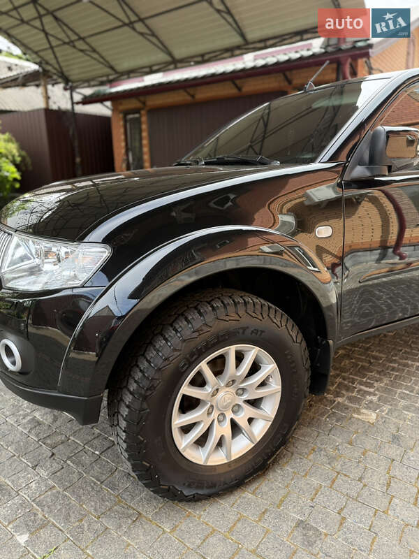 Внедорожник / Кроссовер Mitsubishi Pajero Sport 2010 в Сумах