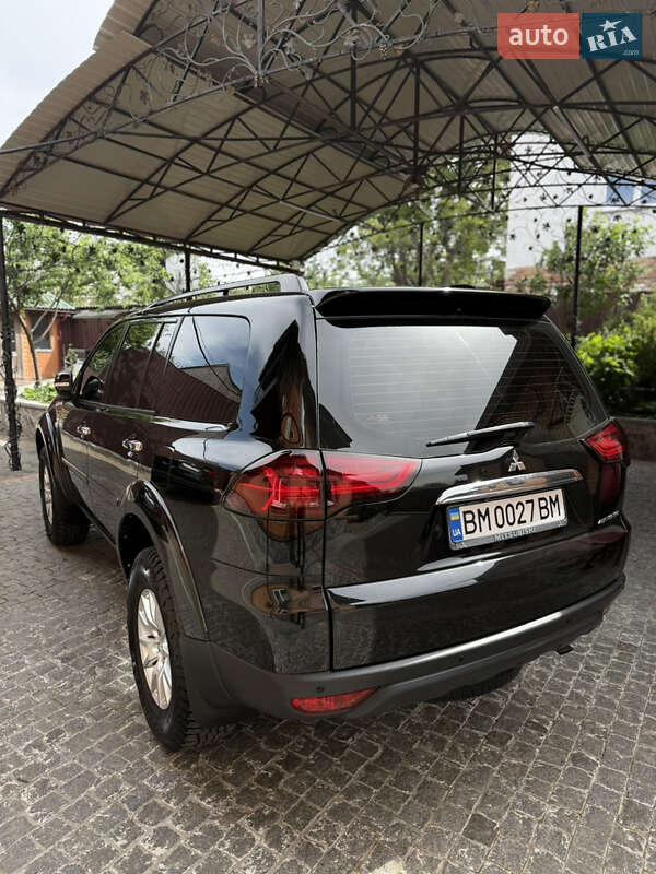 Внедорожник / Кроссовер Mitsubishi Pajero Sport 2010 в Сумах