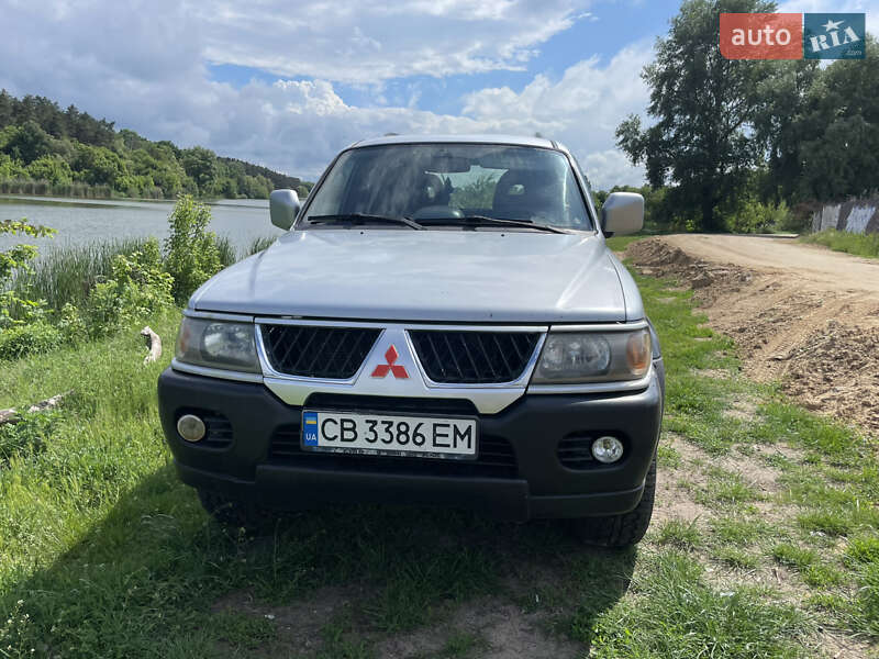 Внедорожник / Кроссовер Mitsubishi Pajero Sport 2004 в 