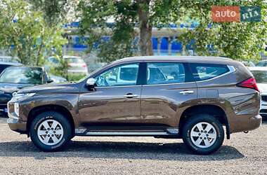 Внедорожник / Кроссовер Mitsubishi Pajero Sport 2021 в 