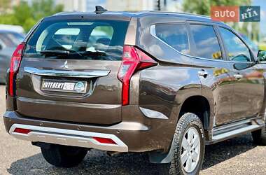 Внедорожник / Кроссовер Mitsubishi Pajero Sport 2021 в 