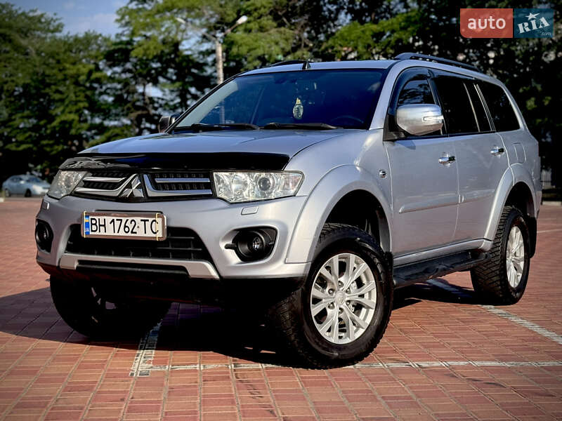 Mitsubishi Pajero Sport 2015