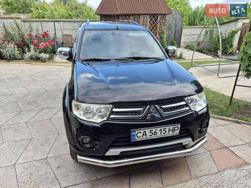 Внедорожник / Кроссовер Mitsubishi Pajero Sport 2014 в Чернобае