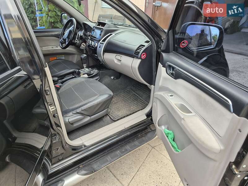 Внедорожник / Кроссовер Mitsubishi Pajero Sport 2014 в Чернобае