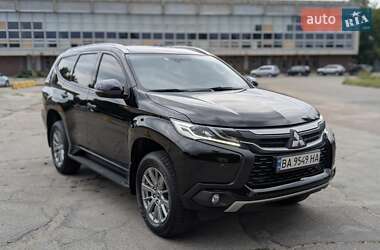 Позашляховик / Кросовер Mitsubishi Pajero Sport 2017 в Кропивницькому