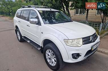Внедорожник / Кроссовер Mitsubishi Pajero Sport 2014 в Киеве