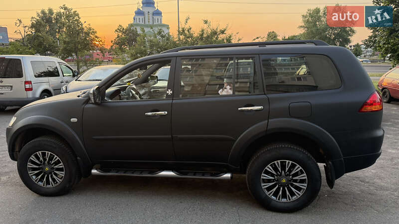 Внедорожник / Кроссовер Mitsubishi Pajero Sport 2010 в Киеве