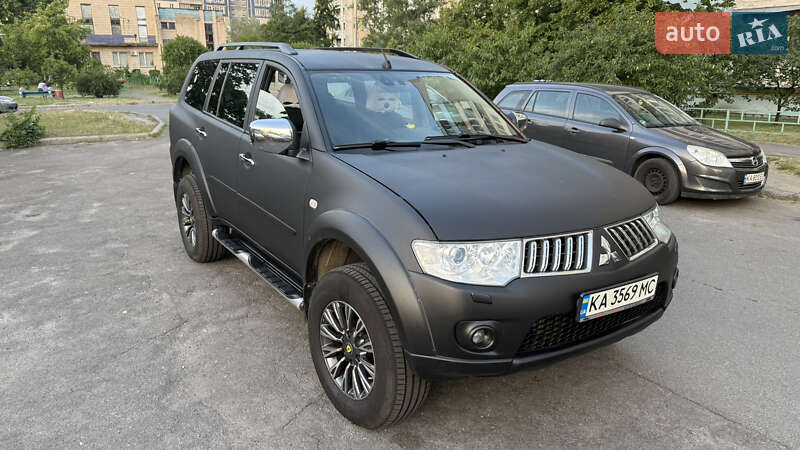 Внедорожник / Кроссовер Mitsubishi Pajero Sport 2010 в Киеве