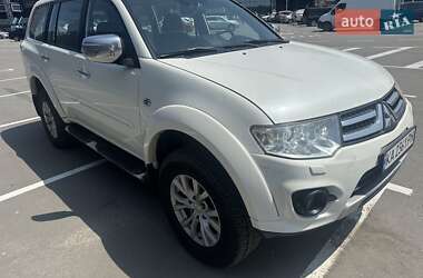 Позашляховик / Кросовер Mitsubishi Pajero Sport 2014 в Києві