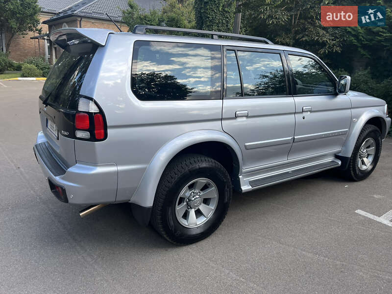 Внедорожник / Кроссовер Mitsubishi Pajero Sport 2008 в Буче