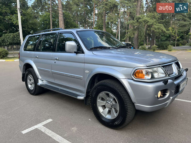 Внедорожник / Кроссовер Mitsubishi Pajero Sport 2008 в Буче