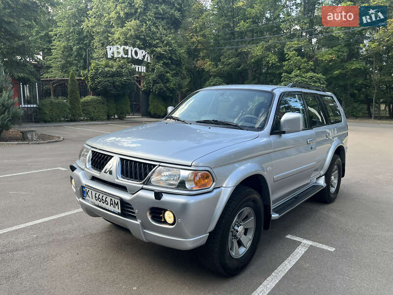 Внедорожник / Кроссовер Mitsubishi Pajero Sport 2008 в Буче