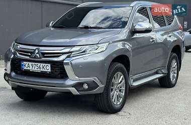 Внедорожник / Кроссовер Mitsubishi Pajero Sport 2017 в Киеве