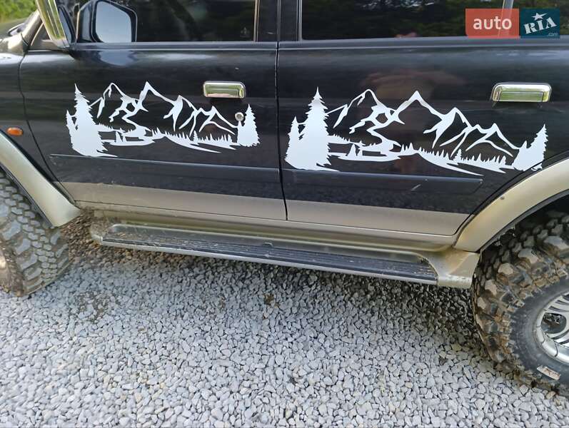 Позашляховик / Кросовер Mitsubishi Pajero Sport 2000 в Сваляві