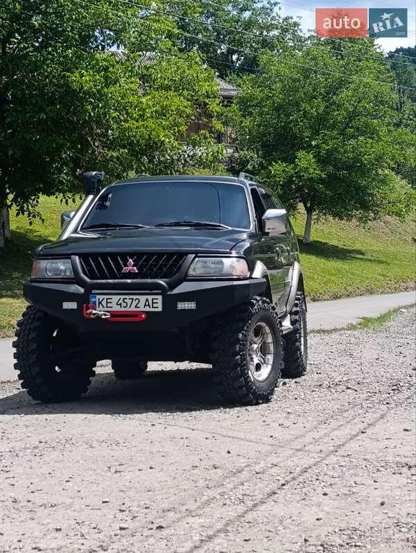 Mitsubishi Pajero Sport 2000