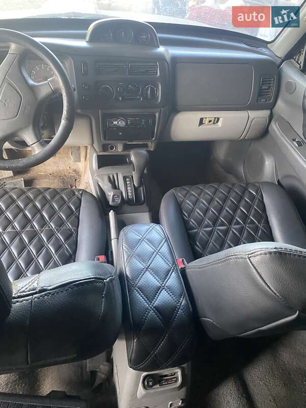 Внедорожник / Кроссовер Mitsubishi Pajero Sport 2000 в Глобине