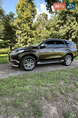 Внедорожник / Кроссовер Mitsubishi Pajero Sport 2019 в Борзне