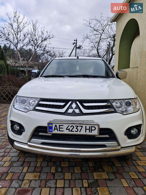 Внедорожник / Кроссовер Mitsubishi Pajero Sport 2014 в Каменском
