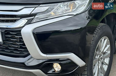 Внедорожник / Кроссовер Mitsubishi Pajero Sport 2016 в 
