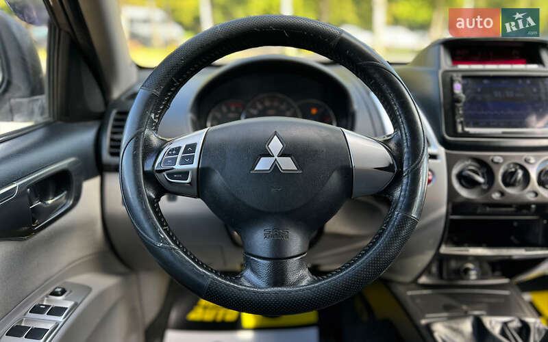 Внедорожник / Кроссовер Mitsubishi Pajero Sport 2013 в Львове фото 14 Внедорожник / Кроссовер Mitsubishi Pajero Sport 2013 в Львове
