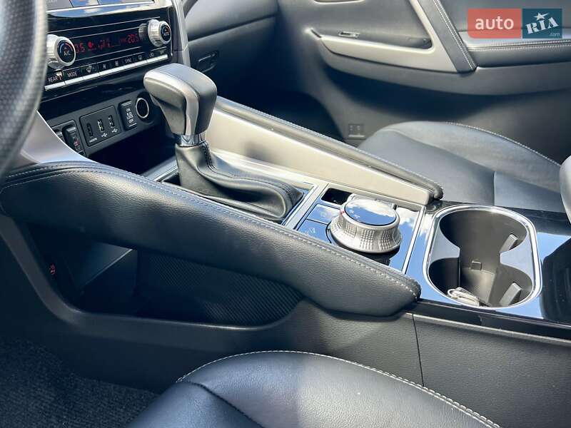 Внедорожник / Кроссовер Mitsubishi Pajero Sport 2019 в Киеве