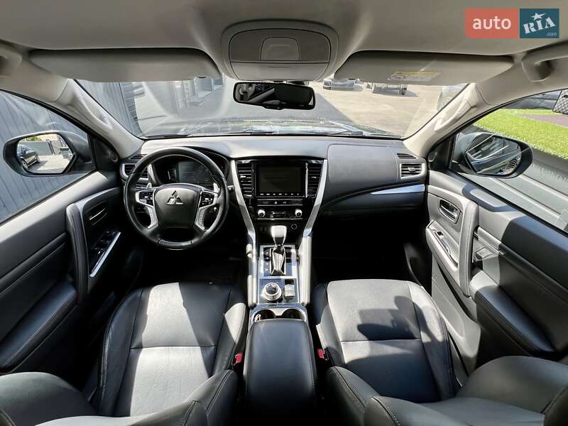 Внедорожник / Кроссовер Mitsubishi Pajero Sport 2019 в Киеве