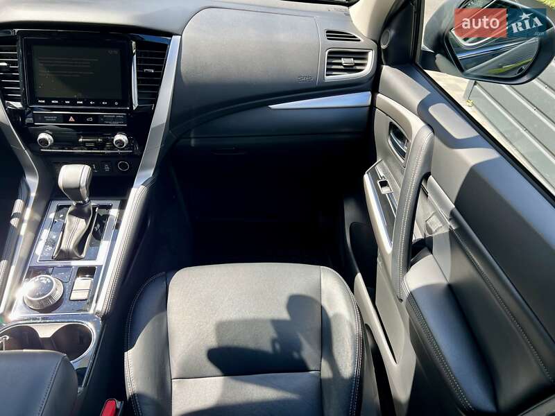 Внедорожник / Кроссовер Mitsubishi Pajero Sport 2019 в Киеве