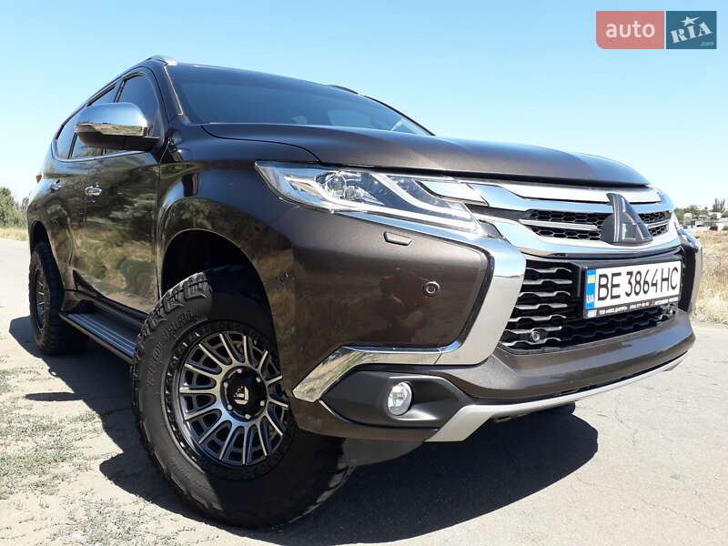 Внедорожник / Кроссовер Mitsubishi Pajero Sport 2016 в Еланце