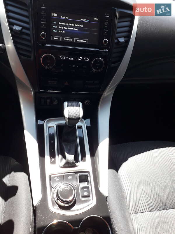 Внедорожник / Кроссовер Mitsubishi Pajero Sport 2016 в Еланце