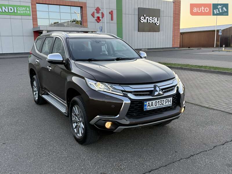 Позашляховик / Кросовер Mitsubishi Pajero Sport 2016 в Виноградові