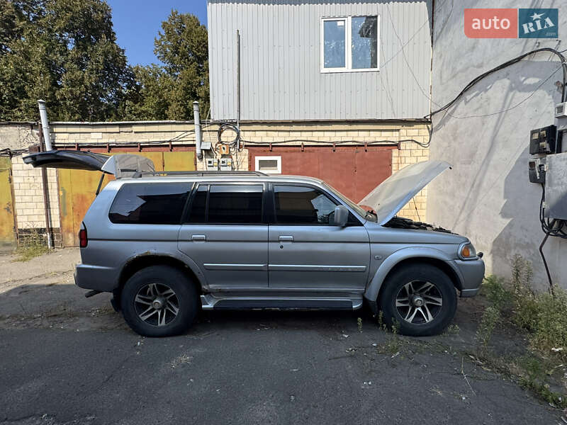 Mitsubishi Pajero Sport 2006