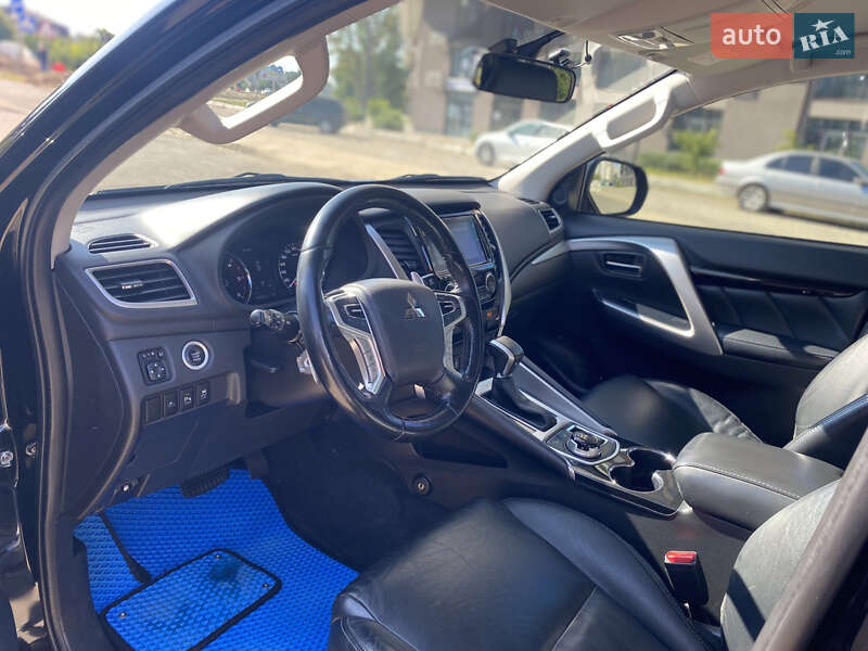 Позашляховик / Кросовер Mitsubishi Pajero Sport 2018 в Броварах