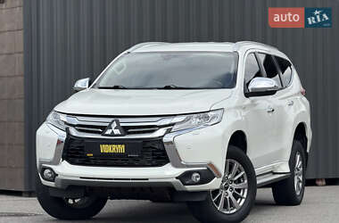 Внедорожник / Кроссовер Mitsubishi Pajero Sport 2016 в Киеве