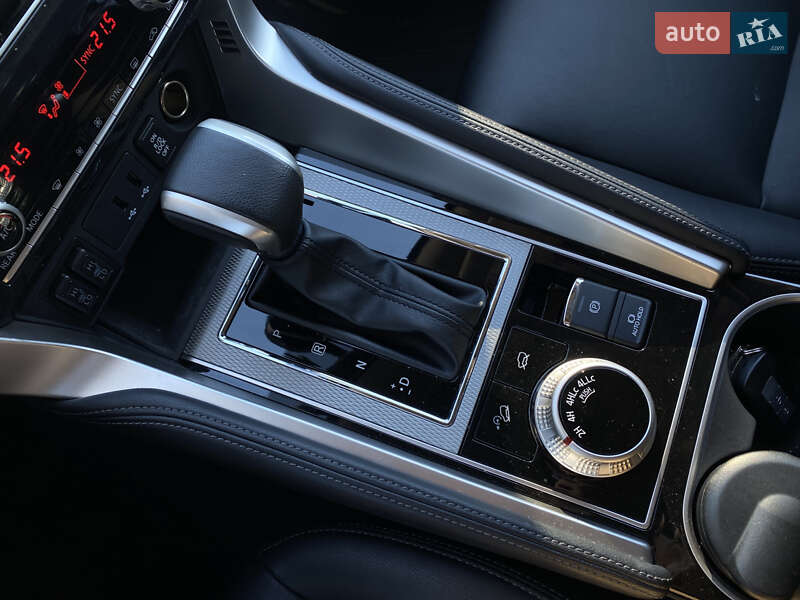 Внедорожник / Кроссовер Mitsubishi Pajero Sport 2024 в Киеве