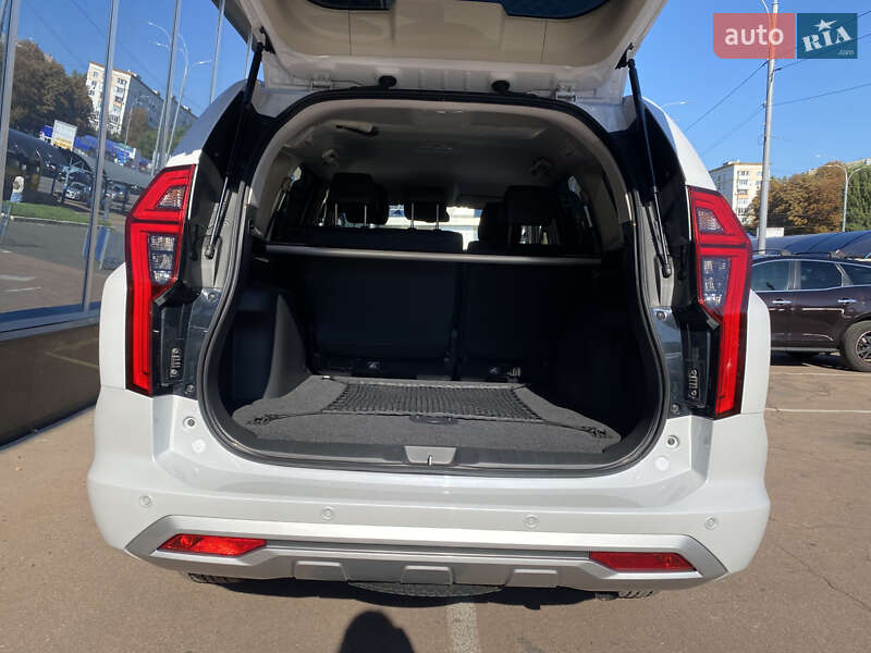 Внедорожник / Кроссовер Mitsubishi Pajero Sport 2024 в Киеве