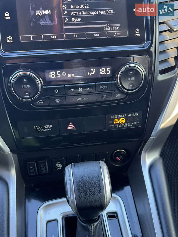 Внедорожник / Кроссовер Mitsubishi Pajero Sport 2018 в Хмельнике фото 5 Внедорожник / Кроссовер Mitsubishi Pajero Sport 2018 в Хмельнике