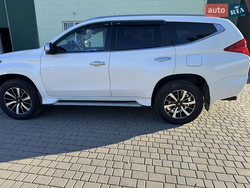 Внедорожник / Кроссовер Mitsubishi Pajero Sport 2018 в Хмельнике фото Внедорожник / Кроссовер Mitsubishi Pajero Sport 2018 в Хмельнике