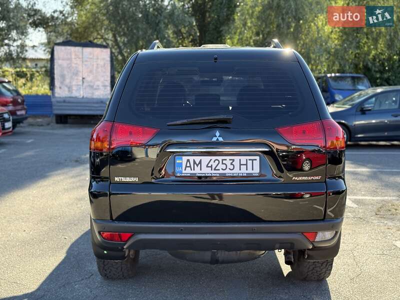 Позашляховик / Кросовер Mitsubishi Pajero Sport 2011 в Києві