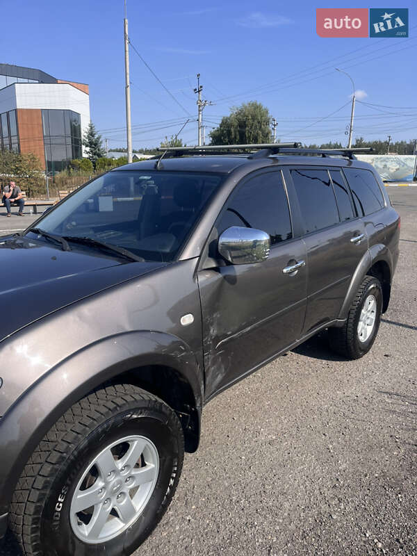 Позашляховик / Кросовер Mitsubishi Pajero Sport 2013 в Ірпені