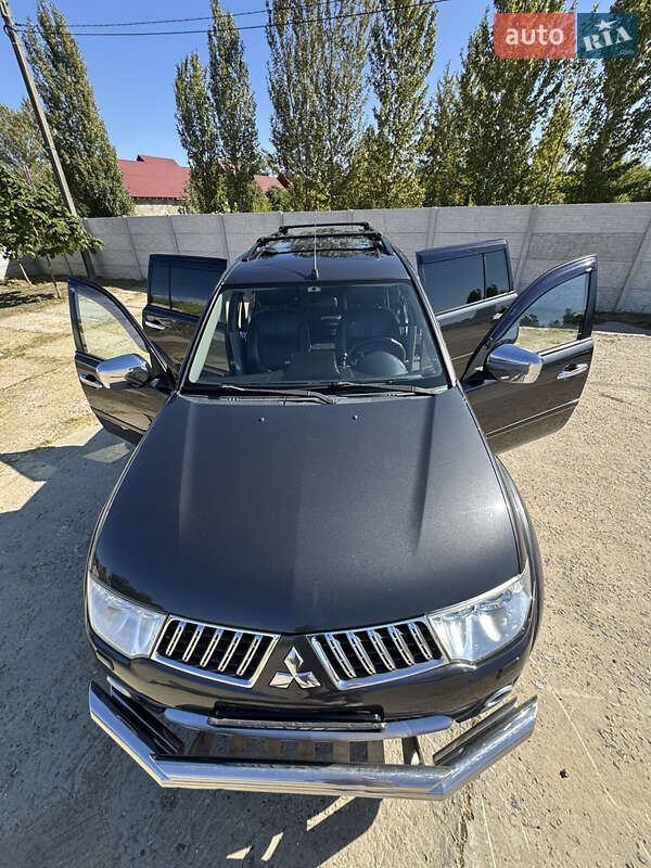 Внедорожник / Кроссовер Mitsubishi Pajero Sport 2012 в Одессе