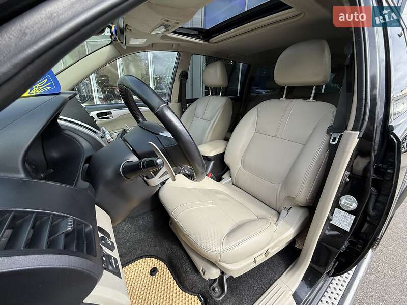 Внедорожник / Кроссовер Mitsubishi Pajero Sport 2012 в Киеве