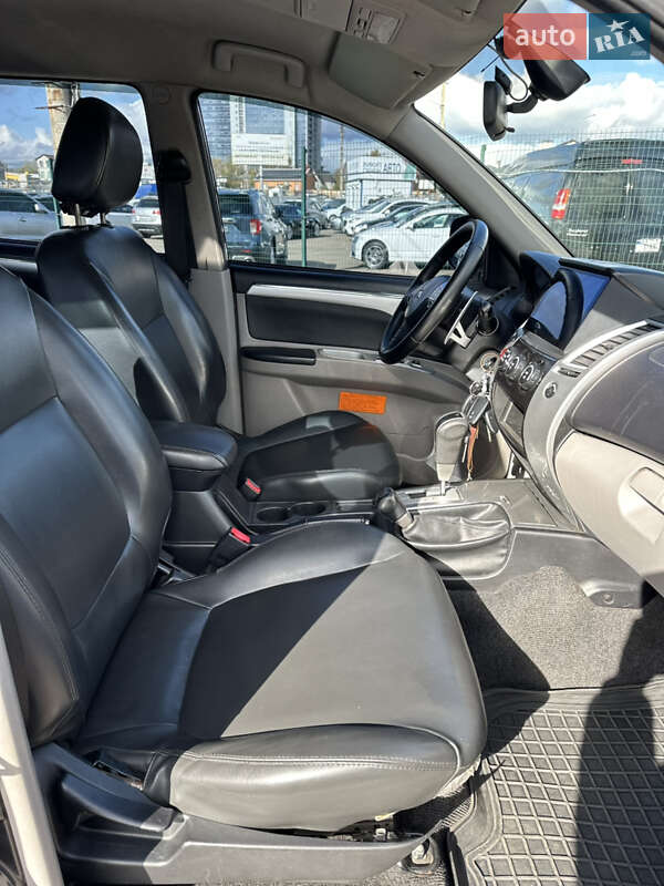 Внедорожник / Кроссовер Mitsubishi Pajero Sport 2010 в Киеве